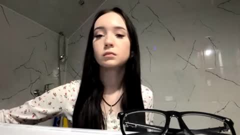 Kate  online show from April 2026 01:00:02 PM