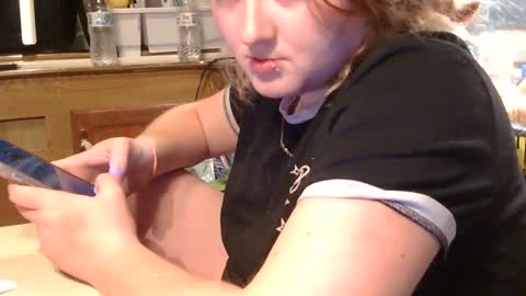 x2kayx2 online show from February 2026 01:11:01 AM