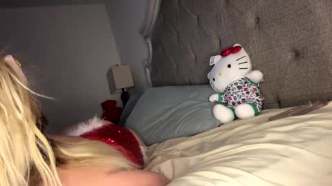 Snapshot of x_dreamgirl_x chatting on December 2024 05:20:01 AM Mariah online show from December 2024 05:20:01 AM