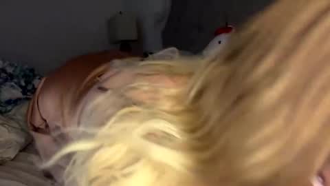 Snapshot of x_dreamgirl_x chatting on January 2025 04:28:01 AM Mariah online show from January 2025 04:28:01 AM