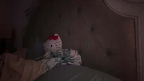 Snapshot of x_dreamgirl_x chatting on January 2025 06:07:01 AM Mariah online show from January 2025 06:07:01 AM