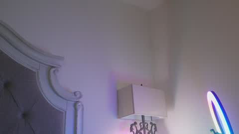 Snapshot of x_dreamgirl_x chatting on January 2025 05:19:02 AM Mariah online show from January 2025 05:19:02 AM