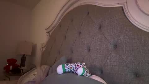 Snapshot of x_dreamgirl_x chatting on February 2025 04:24:02 AM Mariah online show from February 2025 04:24:02 AM