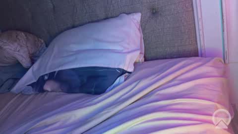 Snapshot of x_dreamgirl_x chatting on October 2025 02:37:02 AM Mariah online show from October 2025 02:37:02 AM