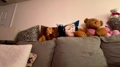 Snapshot of x_dreamgirl_x chatting on October 2025 11:38:02 PM Mariah online show from October 2025 11:38:02 PM