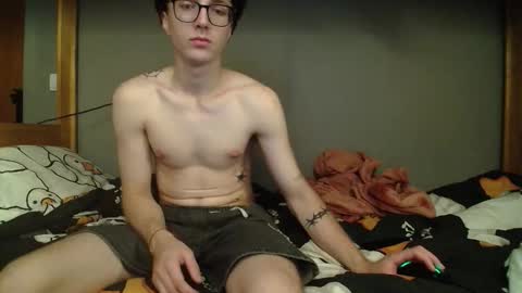 Snapshot of x_files_t chatting on October 2025 03:28:02 AM Philipp and Este online show from October 2025 03:28:02 AM