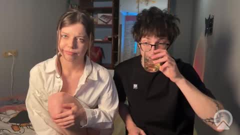 Snapshot of x_files_t chatting on January 2026 08:25:02 PM Philipp and Este online show from January 2026 08:25:02 PM