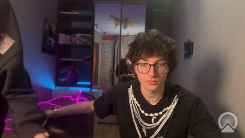 Snapshot of x_files_t chatting on February 2026 03:15:01 AM Philipp and Este online show from February 2026 03:15:01 AM