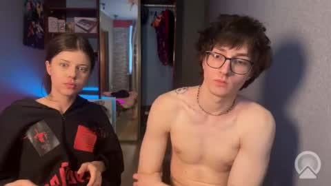 Snapshot of x_files_t chatting on February 2026 06:22:01 AM Philipp and Este online show from February 2026 06:22:01 AM