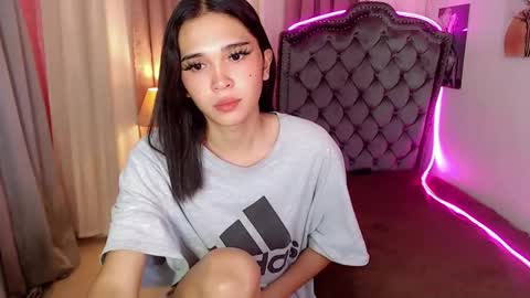 xairah_doux online show from October 2025 06:51:02 PM