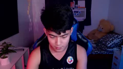 Snapshot of xaldrian_destroyer chatting on February 2025 02:34:01 PM Prince Aldrian online show from February 2025 02:34:01 PM