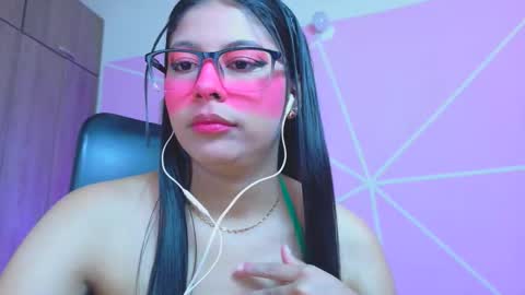 XALLYSONX online show from May 2026 12:32:02 PM