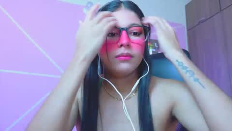 XALLYSONX online show from May 2026 12:00:02 PM