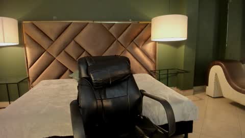 xam_collen online show from March 2026 04:11:02 PM