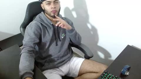 Snapshot of xanderstone00 chatting on February 2026 06:28:02 AM Xanderstone online show from February 2026 06:28:02 AM