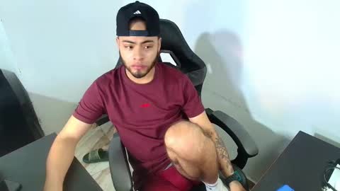 Snapshot of xanderstone00 chatting on February 2026 07:09:01 PM Xanderstone online show from February 2026 07:09:01 PM