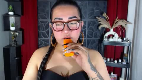 Snapshot of xasianempressx chatting on October 2025 12:25:01 PM Nira NOT INTO CHEAP GUYS online show from October 2025 12:25:01 PM