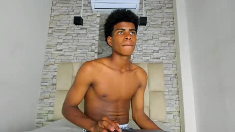 Snapshot of xavi_lee chatting on November 2025 09:59:01 PM XAVI online show from November 2025 09:59:01 PM