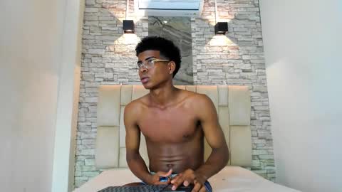 Snapshot of xavi_lee chatting on November 2025 08:22:01 PM XAVI online show from November 2025 08:22:01 PM