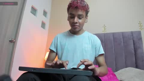 xavier fox   online show from February 2026 09:21:01 PM