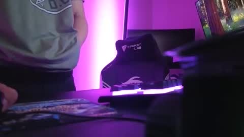 xburst online show from December 2025 05:13:01 AM