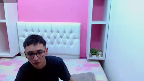 xcoupleplayxx online show from April 2026 03:20:02 AM