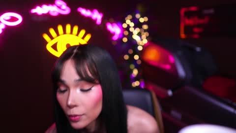 Snapshot of xforyoureyesonlyx chatting on January 2025 12:15:01 AM Anne online show from January 2025 12:15:01 AM