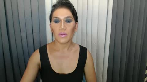 GWEN THOMPSON .......   online show from December 2024 05:05:02 AM