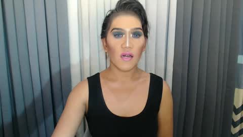 GWEN THOMPSON .......   online show from January 2025 02:14:01 PM