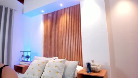 XIMENA LOPEZ online show from November 2025 07:46:02 PM