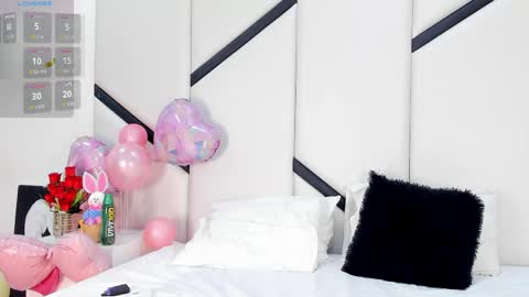 ximenacosta online show from April 2026 12:10:01 PM