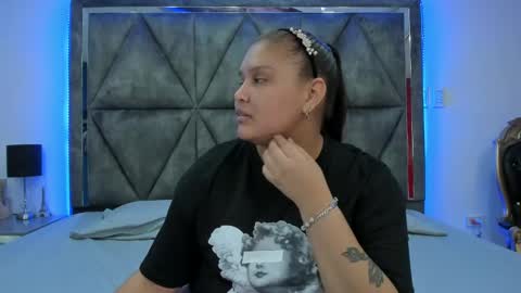 Snapshot of ximenarusso chatting on December 2024 03:04:01 AM online show from December 2024 03:04:01 AM