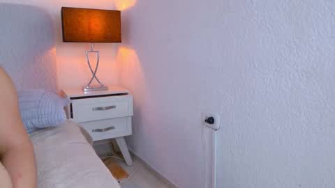 Snapshot of ximenna_w chatting on February 2026 07:52:01 PM Ximena online show from February 2026 07:52:01 PM