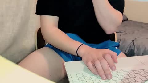 ximradiaz online show from April 2026 12:08:01 AM