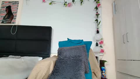 Snapshot of ximtia_xs chatting on March 2025 04:49:01 PM ximtia online show from March 2025 04:49:01 PM