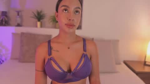 Snapshot of xiomara__cortes chatting on July 2026 12:29:02 PM X I O M A R A online show from July 2026 12:29:02 PM