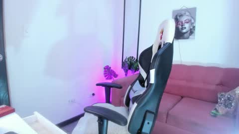 xiomara_as online show from February 2026 01:07:01 PM