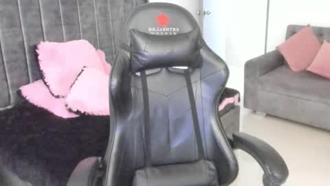 Snapshot of xiomara_cortes chatting on September 2025 12:30:01 PM xiomara_cortes online show from September 2025 12:30:01 PM