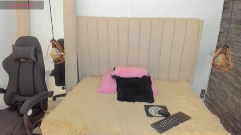 Snapshot of xiomara_cortes chatting on October 2025 12:58:01 PM xiomara_cortes online show from October 2025 12:58:01 PM