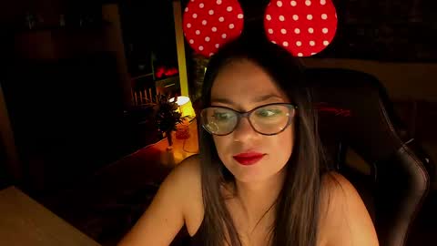 Lara online show from May 2026 10:05:01 PM