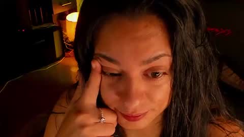 Lara online show from July 2026 08:52:01 PM