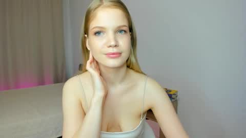 Chloe online show from April 2026 09:59:01 AM