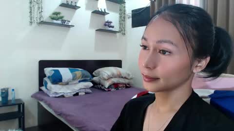 Snapshot of xlovely_destinyx chatting on May 2026 07:05:02 AM Alice online show from May 2026 07:05:02 AM