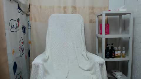 Snapshot of xmaxie_ chatting on March 2026 10:43:01 PM Maxie online show from March 2026 10:43:01 PM