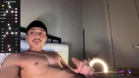 Snapshot of xmomentumx chatting on November 2025 04:13:01 AM xmomentumx online show from November 2025 04:13:01 AM