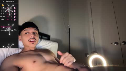 Snapshot of xmomentumx chatting on December 2025 04:08:01 AM xmomentumx online show from December 2025 04:08:01 AM