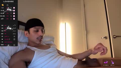 Snapshot of xmomentumx chatting on February 2026 02:43:01 AM xmomentumx online show from February 2026 02:43:01 AM