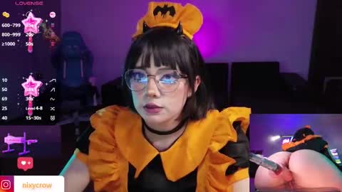 Nixy Crow online show from October 2025 11:39:01 PM