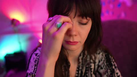 Bella Bondai online show from December 2024 01:00:02 PM