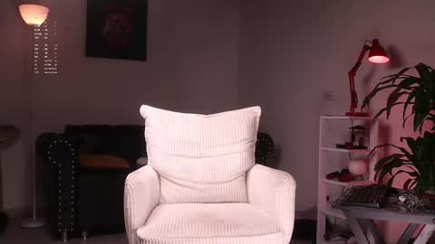 Snapshot of xomega_02 chatting on February 2025 11:05:01 PM online show from February 2025 11:05:01 PM